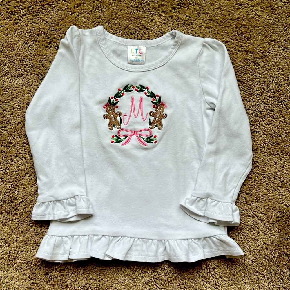 Size 4T heavyweight cotton long sleeve pullover Great condition- adorable!